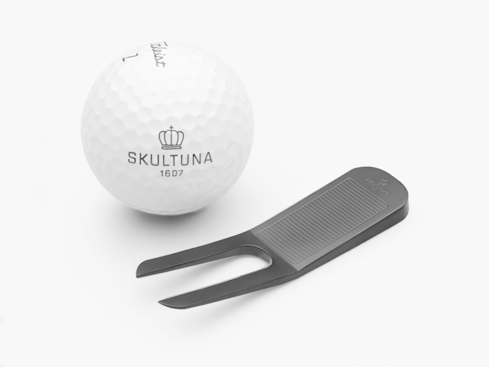 Golf Divot Tool Skultuna 1607 Titanium Blackproduct zoom image #1