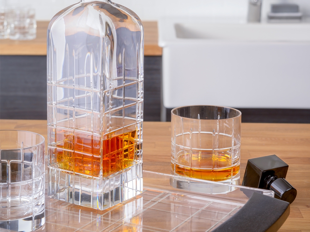 Whiskey Decanter Engraved Orrefors Streetproduct zoom image #2