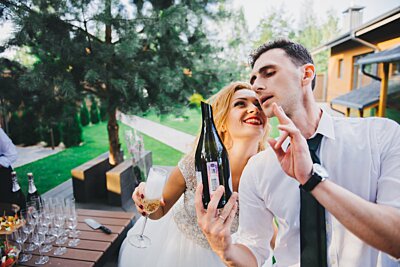 How to saber a champagne bottle  - 6 easy steps for sabering champagne like a pro!